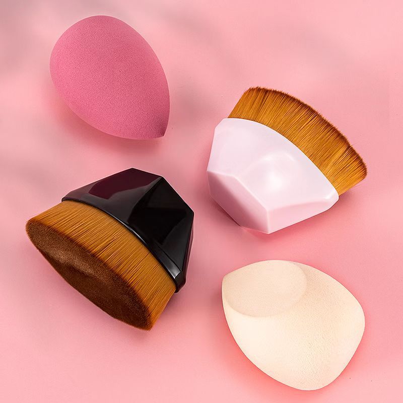 Kit Pincel de Maquiagem: Aperfeiçoando Seus Looks Diários!